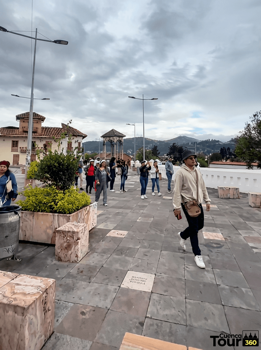 WALKING TOUR 360 - 5