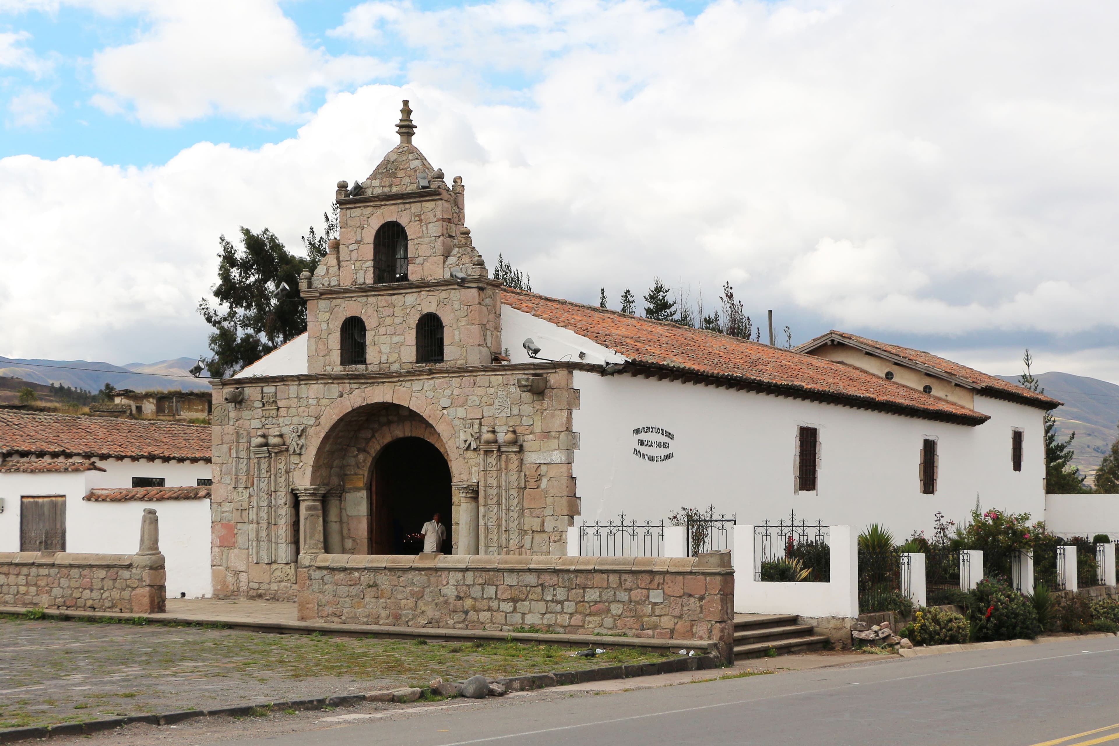 Visita la Iglesia de Balbanera (La primer iglesia del Ecuador)